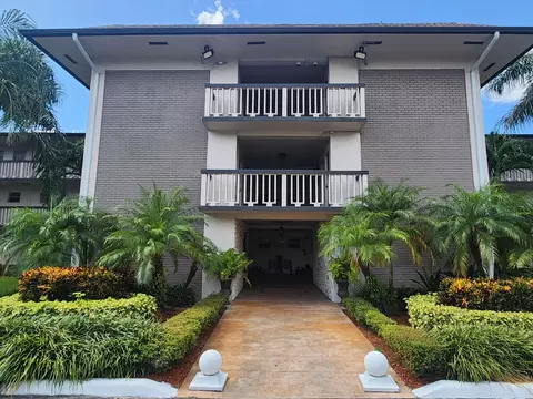 4900 Washington St #307, Hollywood, FL 33021