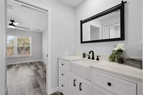 Bath - 20806 NW 274th St, Okeechobee, FL 34972 photo 5 of 7