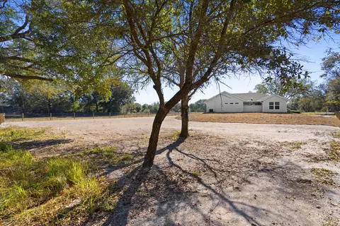 Exterior - 20806 NW 274th St, Okeechobee, FL 34972 photo 6 of 11