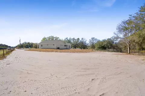 Exterior - 20806 NW 274th St, Okeechobee, FL 34972 photo 7 of 11