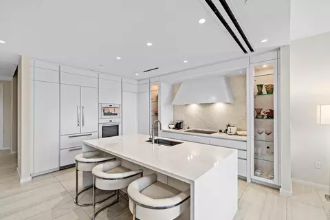 200 SE Mizner Blvd #810, Boca Raton, FL 33432