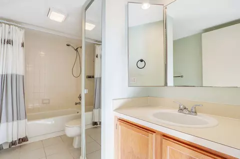 Bath - 5633 SE Windsong Ln, Stuart, FL 34997 photo 1 of 2