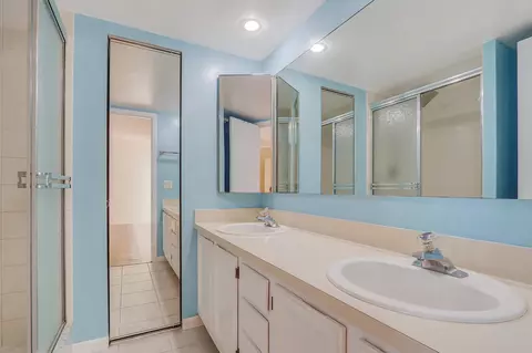 Bath - 5633 SE Windsong Ln, Stuart, FL 34997 photo 2 of 2