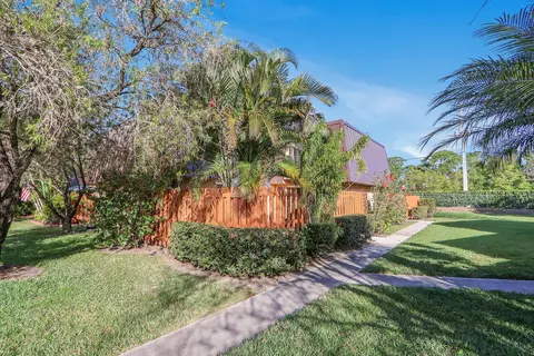 Exterior - 5633 SE Windsong Ln, Stuart, FL 34997 photo 4 of 4