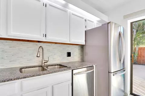 Kitchen - 5633 SE Windsong Ln, Stuart, FL 34997 photo 4 of 5
