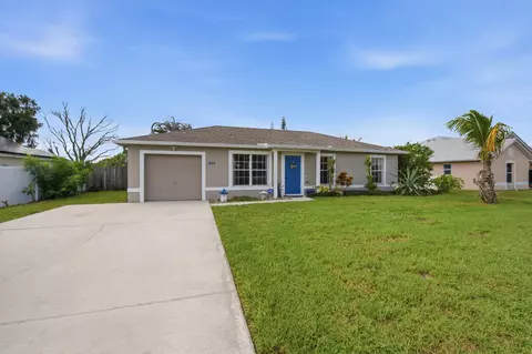 674 SW Lakehurst Dr, Port Saint Lucie, FL 34983