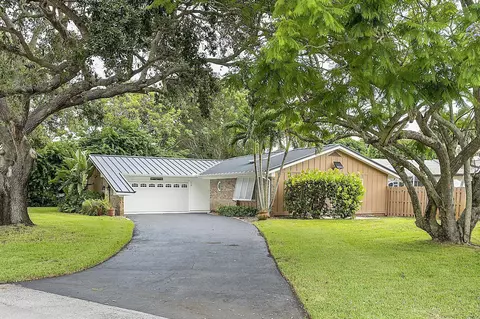 119 W Norfolk Rd, Jupiter, FL 33469