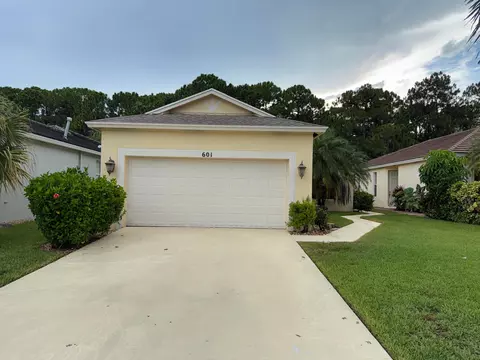 601 SW Indian Key Dr, Port Saint Lucie, FL 34986