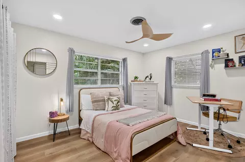 Bedroom - 902 SE Ocean Ave, Stuart, FL 34996 photo 6 of 10