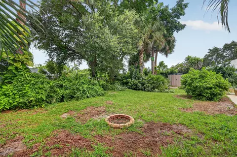Exterior - 902 SE Ocean Ave, Stuart, FL 34996 photo 15 of 16