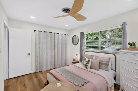 Bedroom - 902 SE Ocean Ave, Stuart, FL 34996 photo 7 of 10