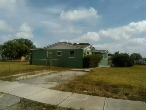 2951 NW 208th Ter, Miami Gardens, FL 33056