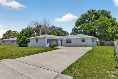 313 SE Atlas Ter, Port Saint Lucie, FL 34983