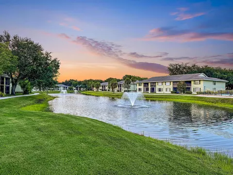 1901 Sabal Ridge Ct #D, Palm Beach Gardens, FL 33418