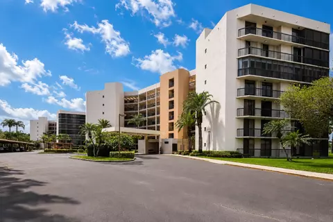 5279 S Fountains Dr S #703, Lake Worth, FL 33467