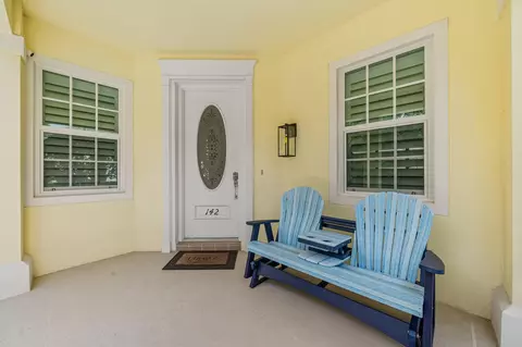 Exterior - 142 Newcastle Dr, Jupiter, FL 33458 photo 9 of 10