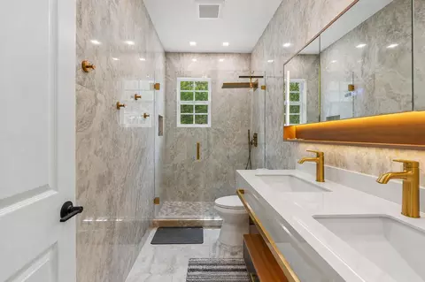 Bath - 142 Newcastle Dr, Jupiter, FL 33458 photo 1 of 4