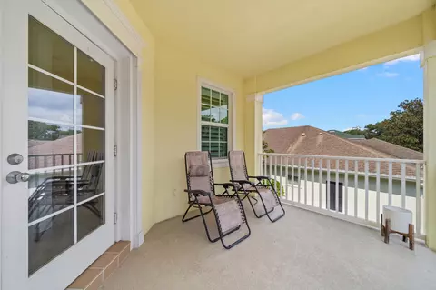 Exterior - 142 Newcastle Dr, Jupiter, FL 33458 photo 3 of 10