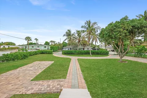 1803 Service Rd, North Palm Beach, FL 33408