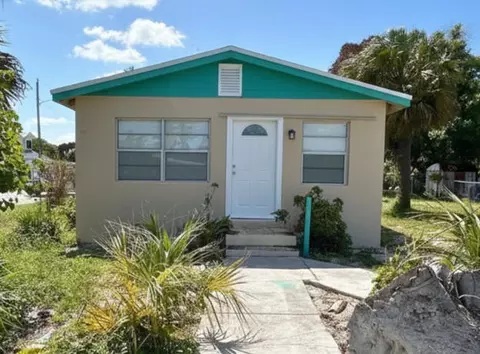 1601 N 17th St, Fort Pierce, FL 34950