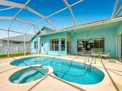 497 SE Nome Dr, Port Saint Lucie, FL 34984