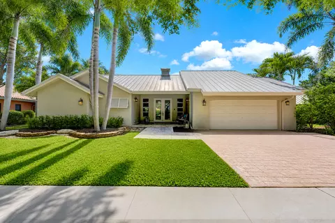 1920 Parkside Cir S, Boca Raton, FL 33486