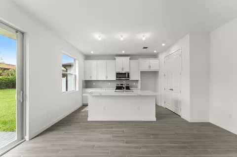 7284 Claudelle St, Lake Worth, FL 33467