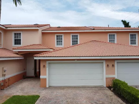 6472 Azura Lake Rd, Lake Worth, FL 33463