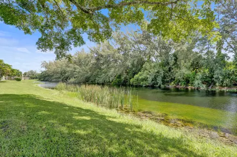 130 Lake Meryl Dr #227, West Palm Beach, FL 33411