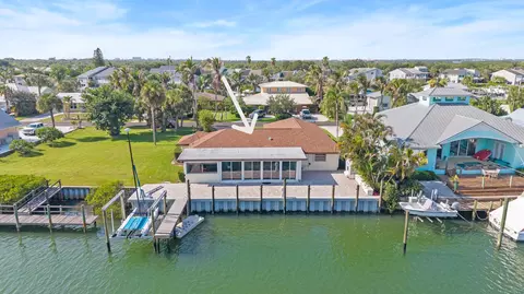 272 Bermuda Beach Dr, Hutchinson Island, FL 34949