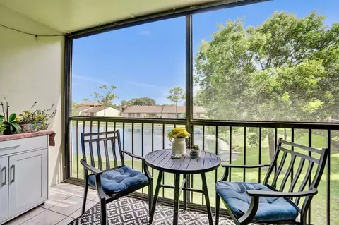 608 Sea Pine Way #E2, Greenacres, FL 33415