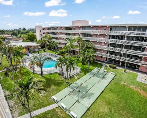 180 NE 12th Ave #15E, Hallandale Beach, FL 33009