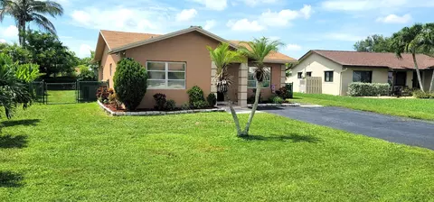 9706 NW 71st St, Tamarac, FL 33321