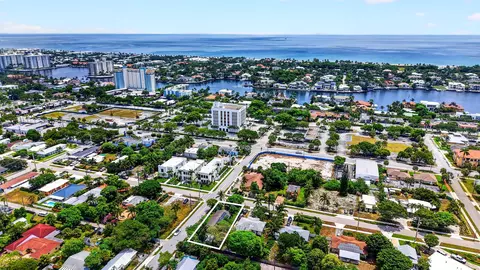 310 SE 8th St, Delray Beach, FL 33483