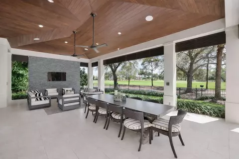 Exterior - 9840 Bay Leaf Ct, Parkland, FL 33076 photo 3 of 19