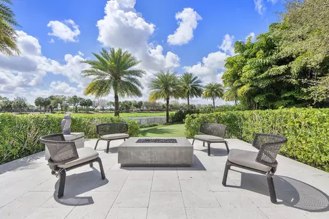 Exterior - 9840 Bay Leaf Ct, Parkland, FL 33076 photo 10 of 19