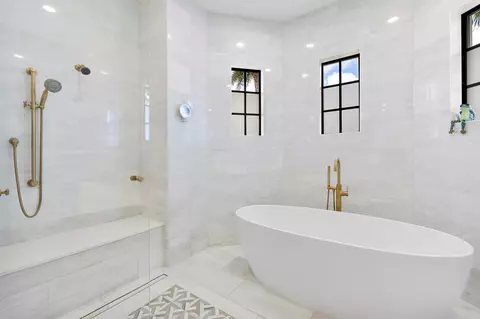 Bath - 9840 Bay Leaf Ct, Parkland, FL 33076 photo 6 of 10
