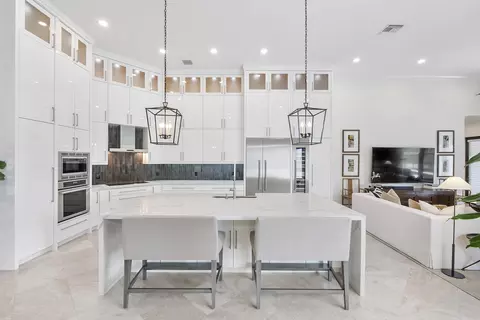 Kitchen - 9840 Bay Leaf Ct, Parkland, FL 33076 photo 2 of 8