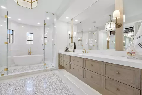 Bath - 9840 Bay Leaf Ct, Parkland, FL 33076 photo 2 of 10