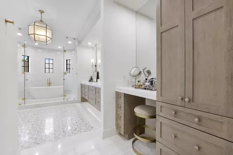 Bath - 9840 Bay Leaf Ct, Parkland, FL 33076 photo 1 of 10