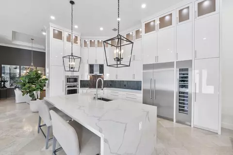 Kitchen - 9840 Bay Leaf Ct, Parkland, FL 33076 photo 3 of 8