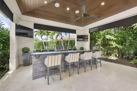 Kitchen - 9840 Bay Leaf Ct, Parkland, FL 33076 photo 7 of 8
