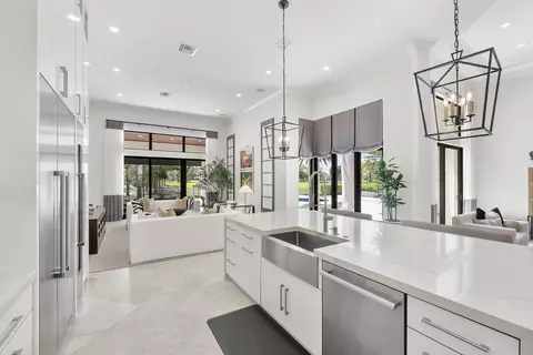 Kitchen - 9840 Bay Leaf Ct, Parkland, FL 33076 photo 5 of 8