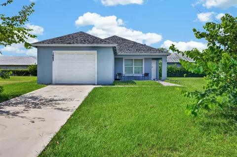 1962 SE Gena Rd, Port Saint Lucie, FL 34952
