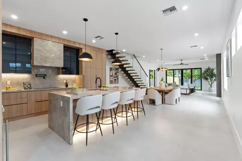 1131 NE 12th Ave, Fort Lauderdale, FL 33304