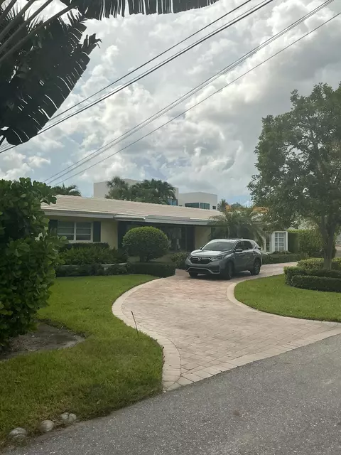 210 Palm Trl, Delray Beach, FL 33483