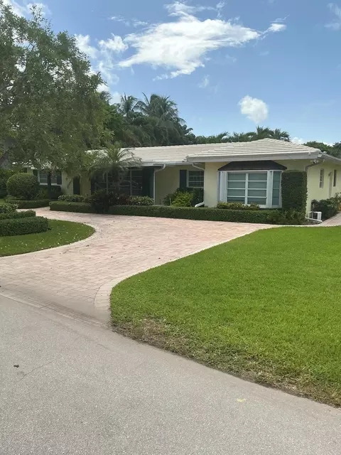 210 Palm Trl, Delray Beach, FL 33483