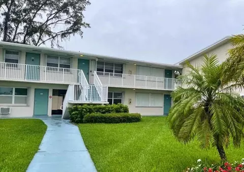 240 Horizons W #208, Boynton Beach, FL 33435