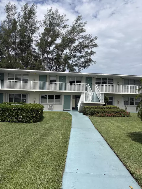 240 Horizons W #208, Boynton Beach, FL 33435