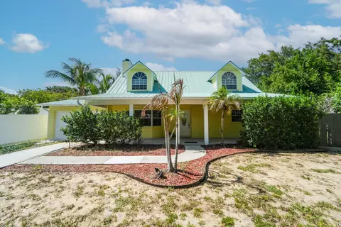 8645 SE Alabama Pl, Hobe Sound, FL 33455